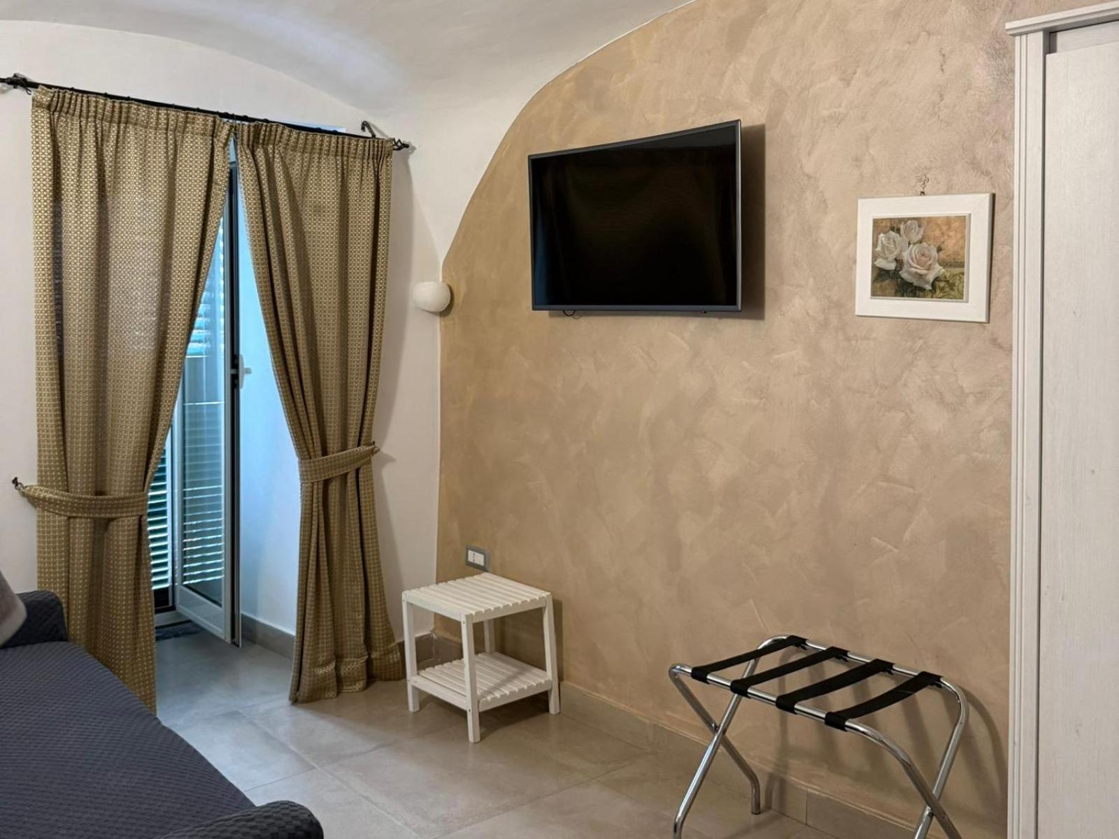 Chiaia Suites Неаполь Экстерьер фото